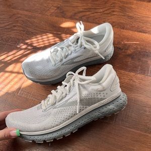 Womens Brooks Running shoe